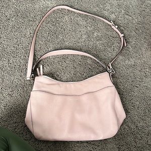 LIke new Kate Spade crossbody! Perfect for spring 🌸
